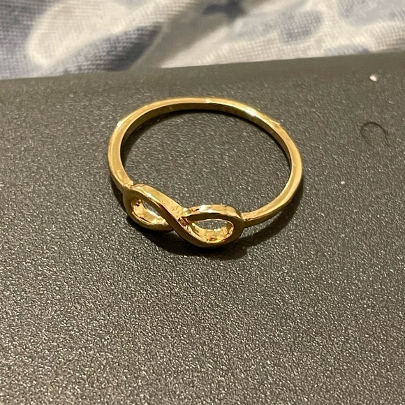 Infinity ring - Picture 1 of 1